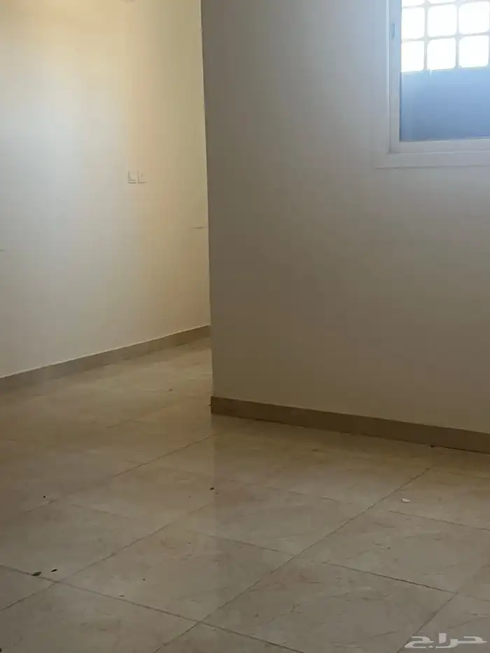 للايجار شقة علويه مدخل مستقل بحي السلمان ببريده 5