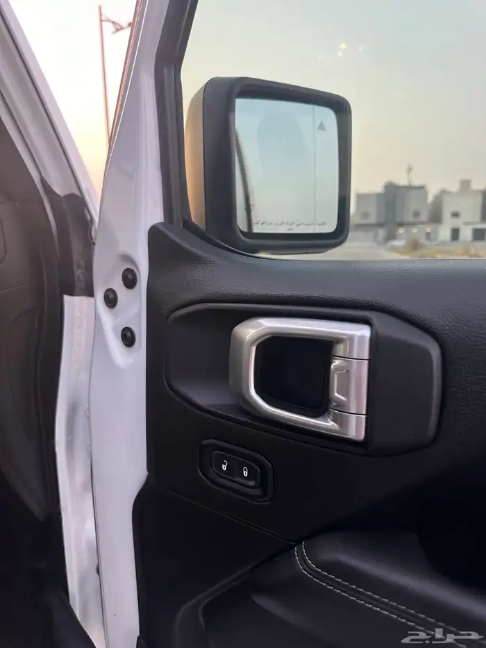 جيب رانجلر صحارى 35