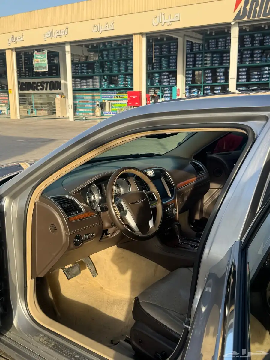 كرايسلر c300 v8 7