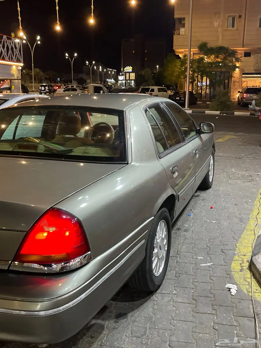 للبيع فورد فكتوريا سعودي 2003 6