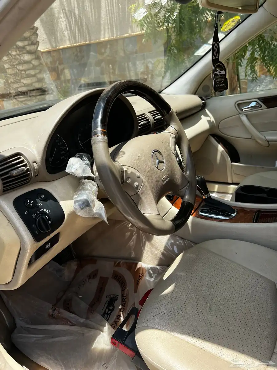 مرسيديس C200 11