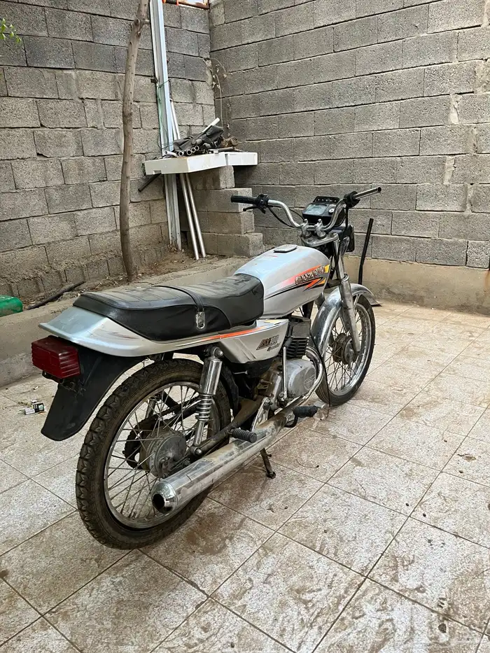 دباب سوزوكي Ax100 قابل 1800 قابل للتفاوض وتساب 1