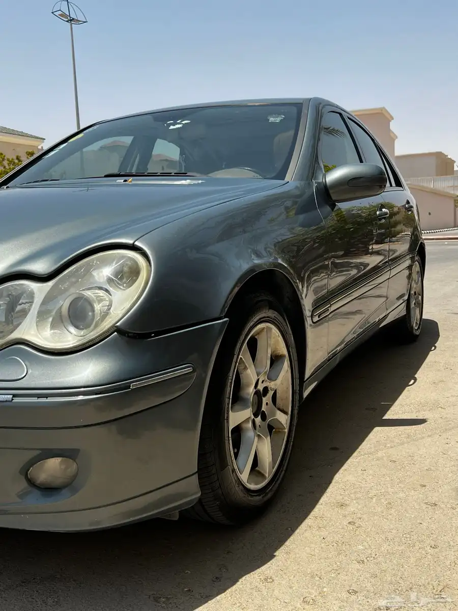 مرسيديس C200 9