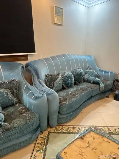 كنب تركي ينفع للحريم نظيف جدا له سنه استخدام قليل جدا للبيع 5