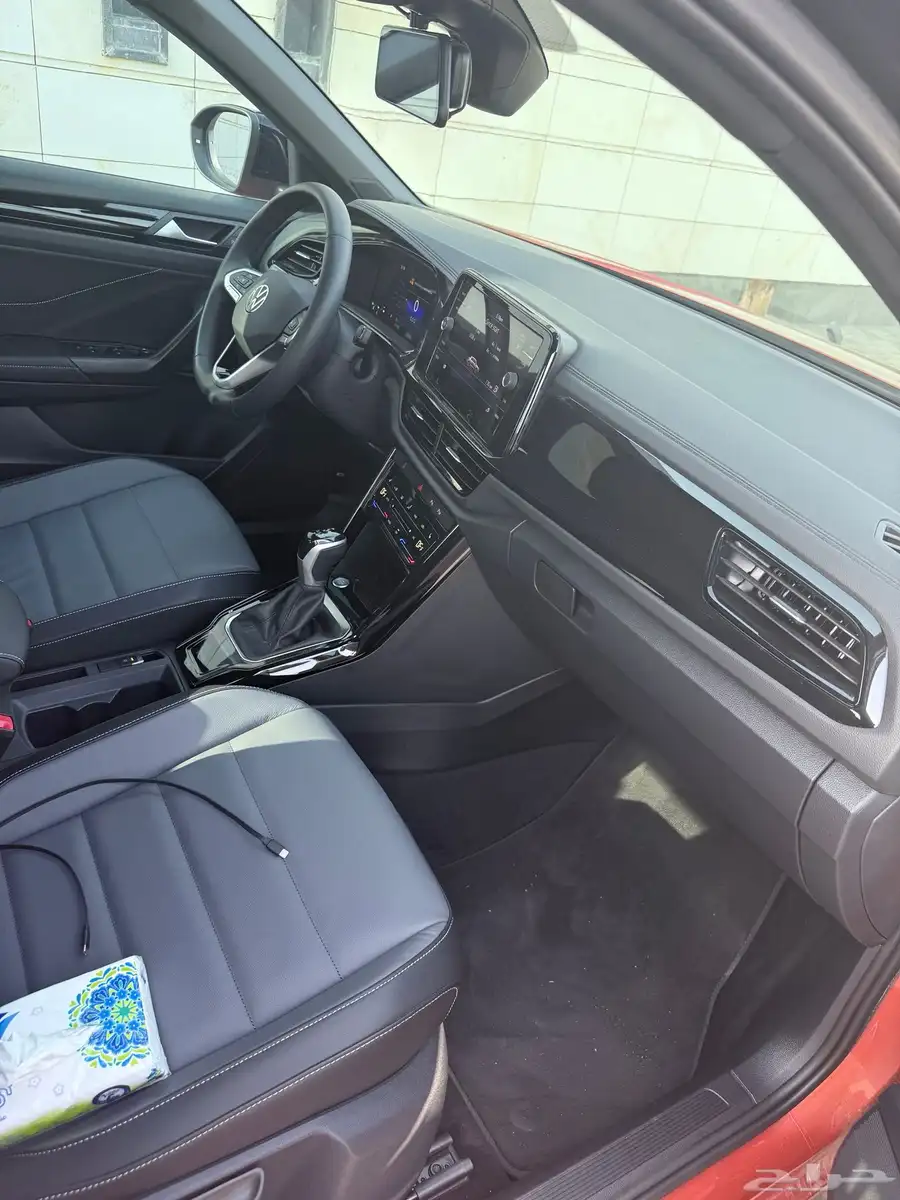black style T-roc تي روك index