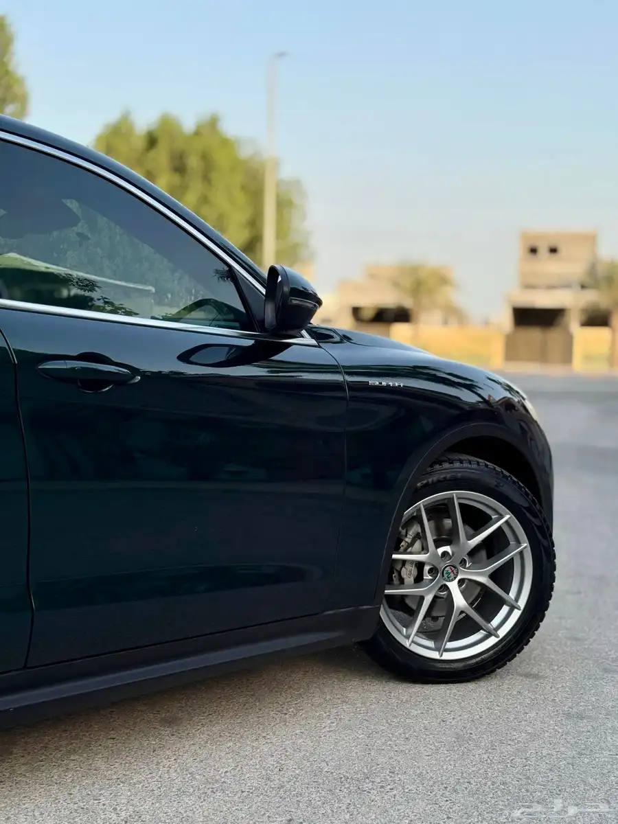 ألفاروميو ستيلفيو فل كامل بحالة الجديد ضمان وصيانة مجانية 9