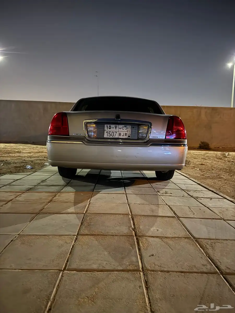 لنكولن تاون كار 2010 17