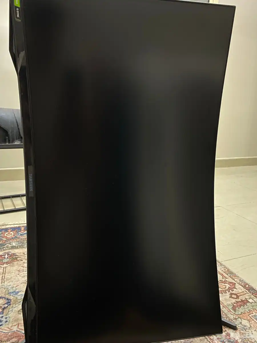 للبيع شاشة منحنيه من سامسونج G7 1