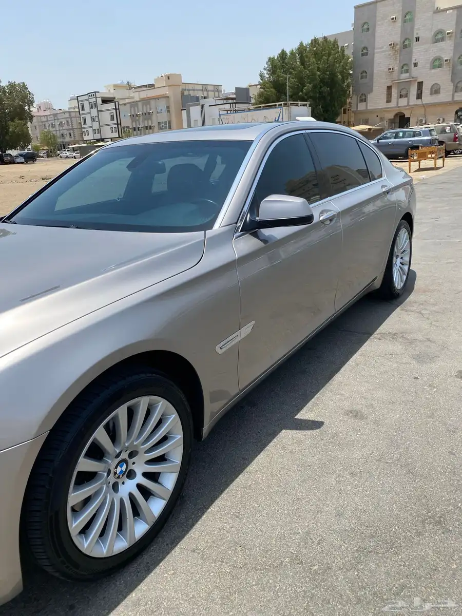 بي ام دبليو 2010 740 1