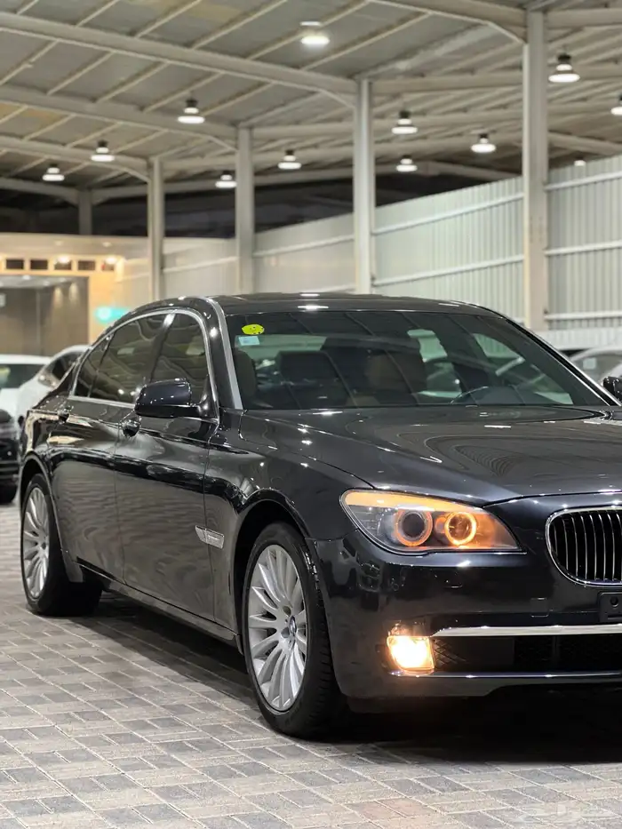 للبيع BMW 730i 2012 مخزن نظيف 7