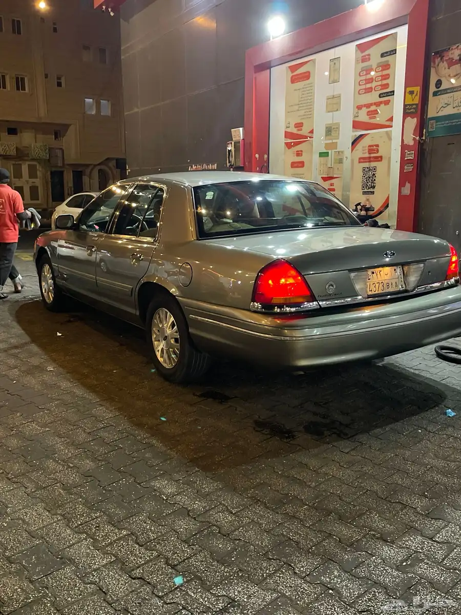 للبيع فورد فكتوريا سعودي 2003 7