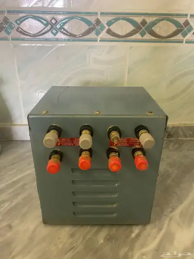 محول جهد كهربائي قديم 1