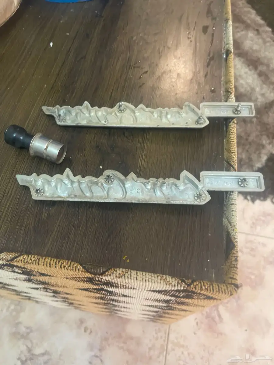 علامة رفرف لاندكروزر مع ولاعه جيب شاص اصلي وكاله من 84 وحت 1