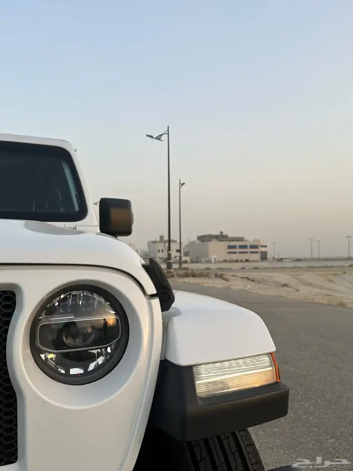 جيب رانجلر صحارى 8
