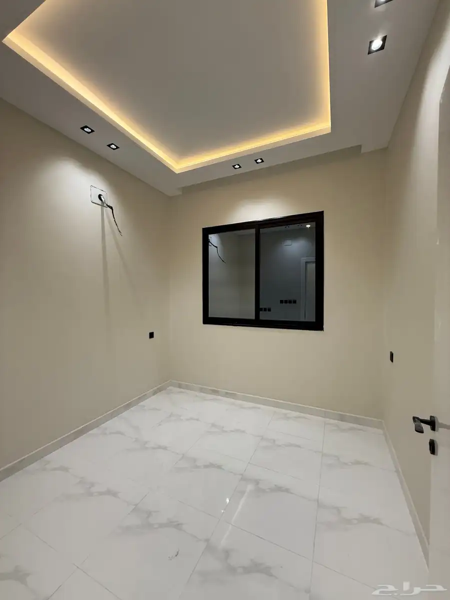 فرصه للبيع شقه علويه 5 غرف خلف الراشد مول بسعر 450الف فقط 6