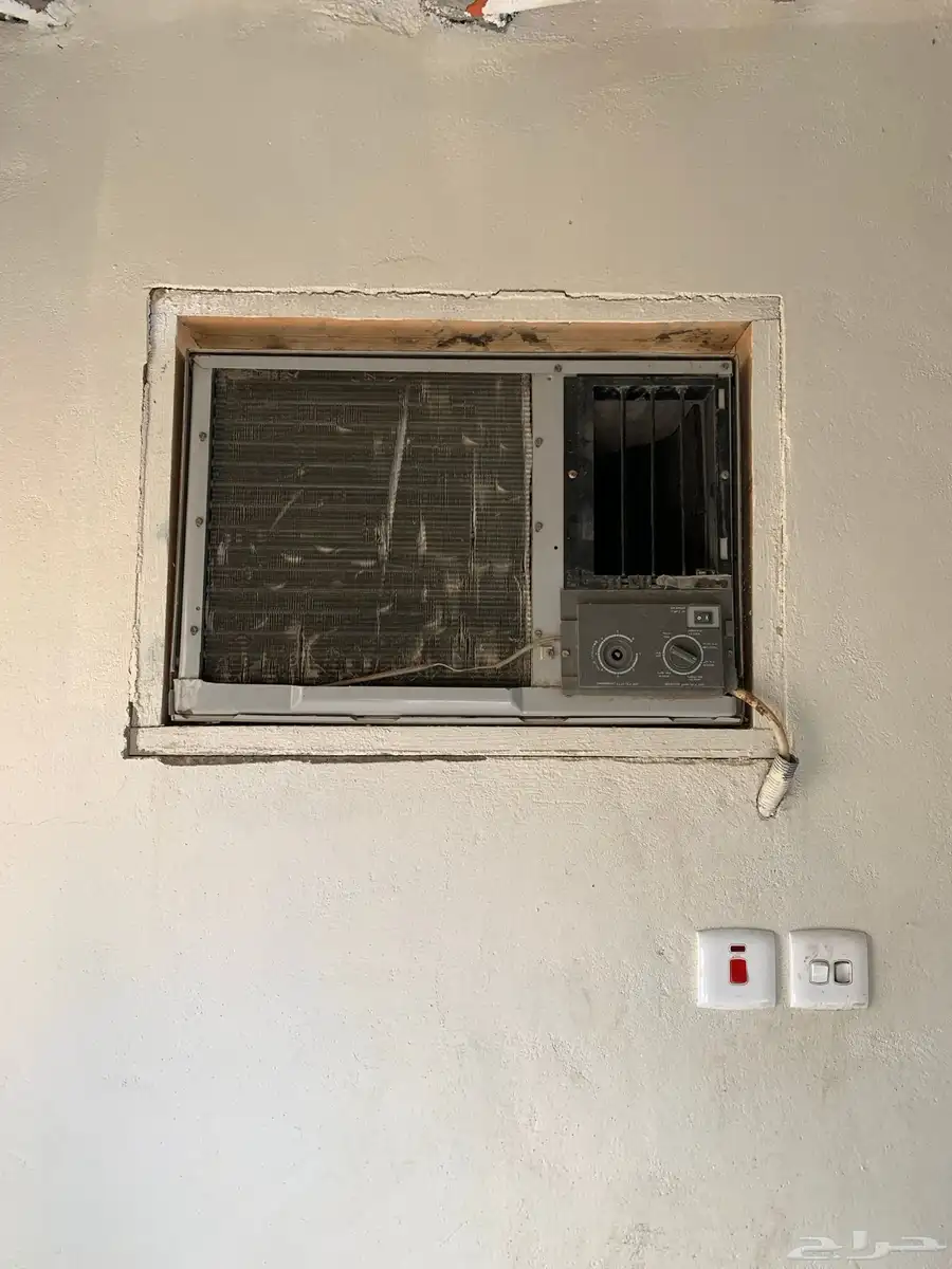 مكيف تبريد من النوع الطيب النوع القديم على الشوط تبريده وكل 0