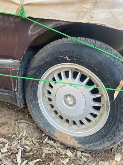 سياره من نوع BMW 2