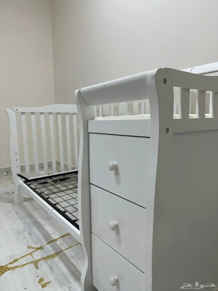 سرير أطفال من عمر 0 إلى عمر 4 سنوات 0