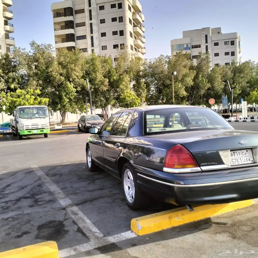 فورد فكتوريا 2001 2