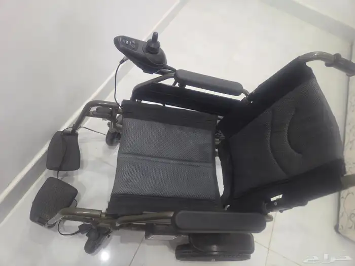 كرسي متحرك كهربائي لي ذو الاعاقه شبه جديد 1