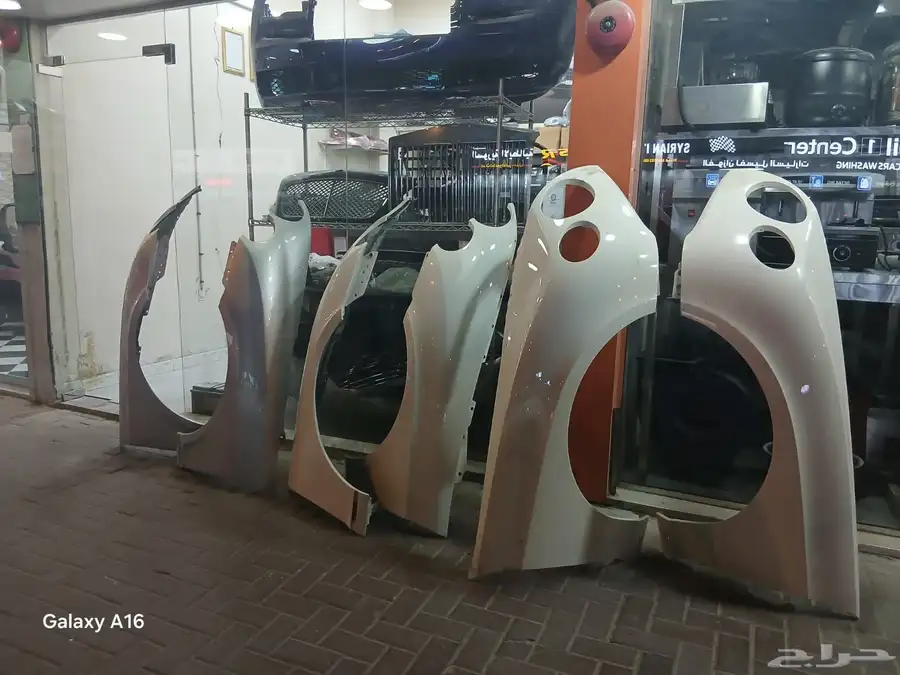 قطع غيار بنتلي جديد ومستخدم 1