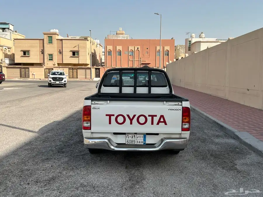 هايلوكس GLX 3
