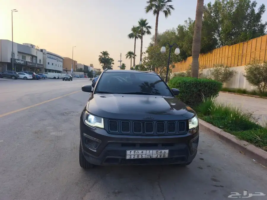 جيب كومباس تريل هوك ( اعلى فئة) فل كامل 0