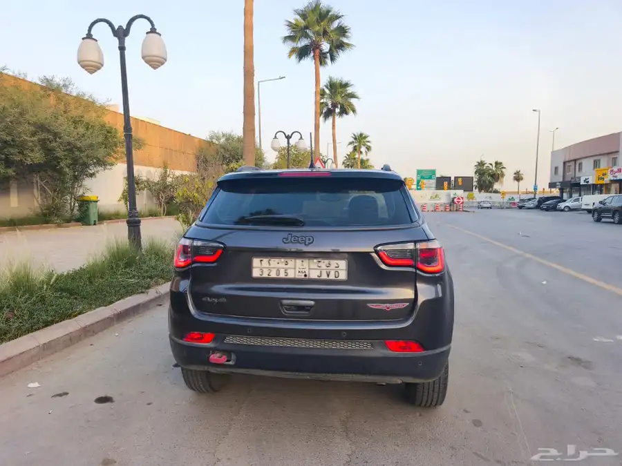 جيب كومباس تريل هوك ( اعلى فئة) فل كامل 2