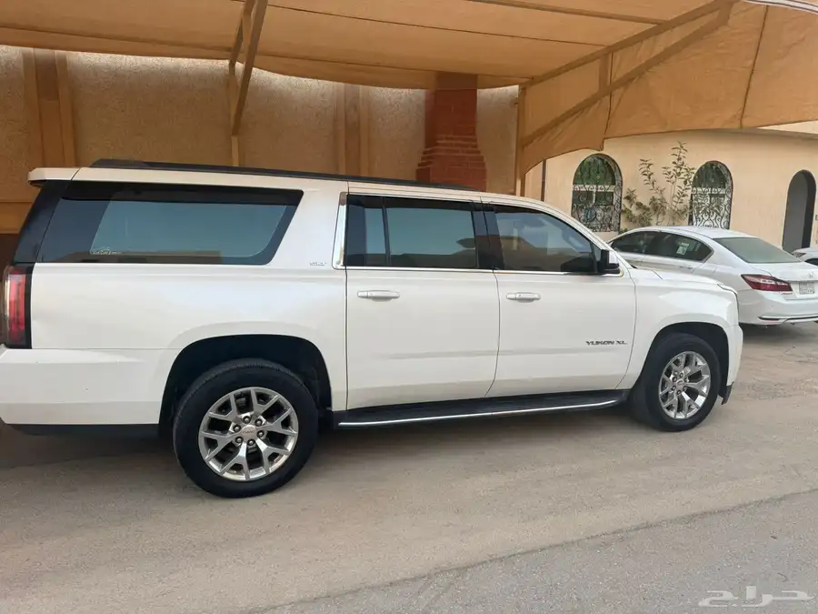 جمس يوكن فل كامل للبيع XL SLT طويل موديل 2017 GMC 4