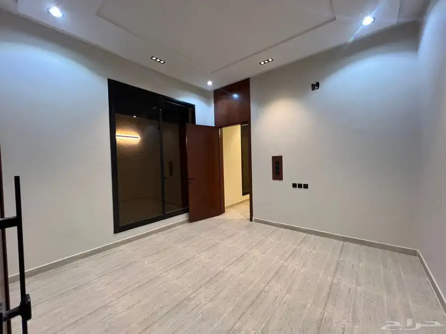 دور ارضى للبيع بحى طويق 4