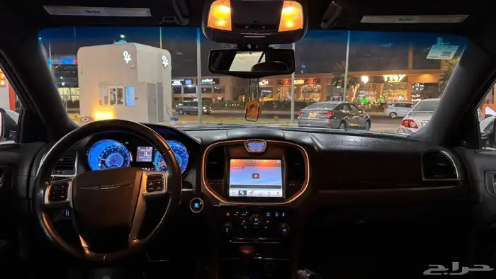 للبيع كرايزلر c300 2011 4