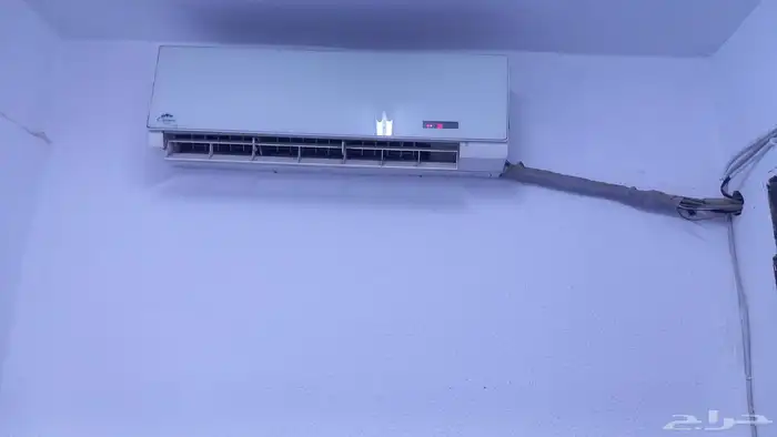 للبيع مكيف سبليت شغال بس تبريده ضعيف يحتاج فريون تقريبا 0