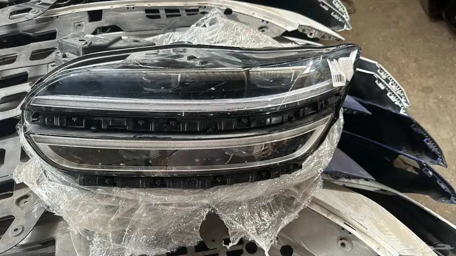قطع غيار جينيسيس gv80 gv70 g80 10