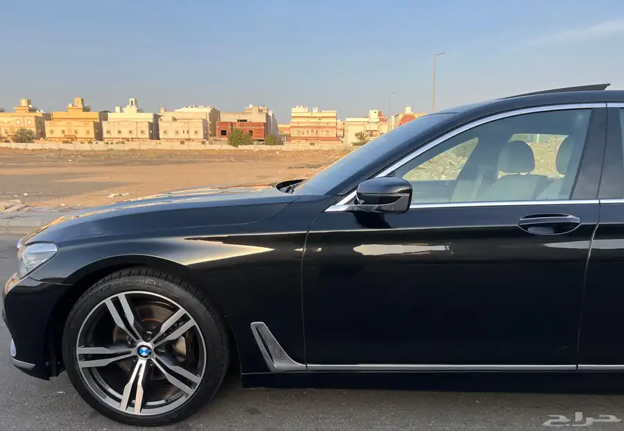 بي ام دبليو 730Li 2019 فل كامل للبيع 21