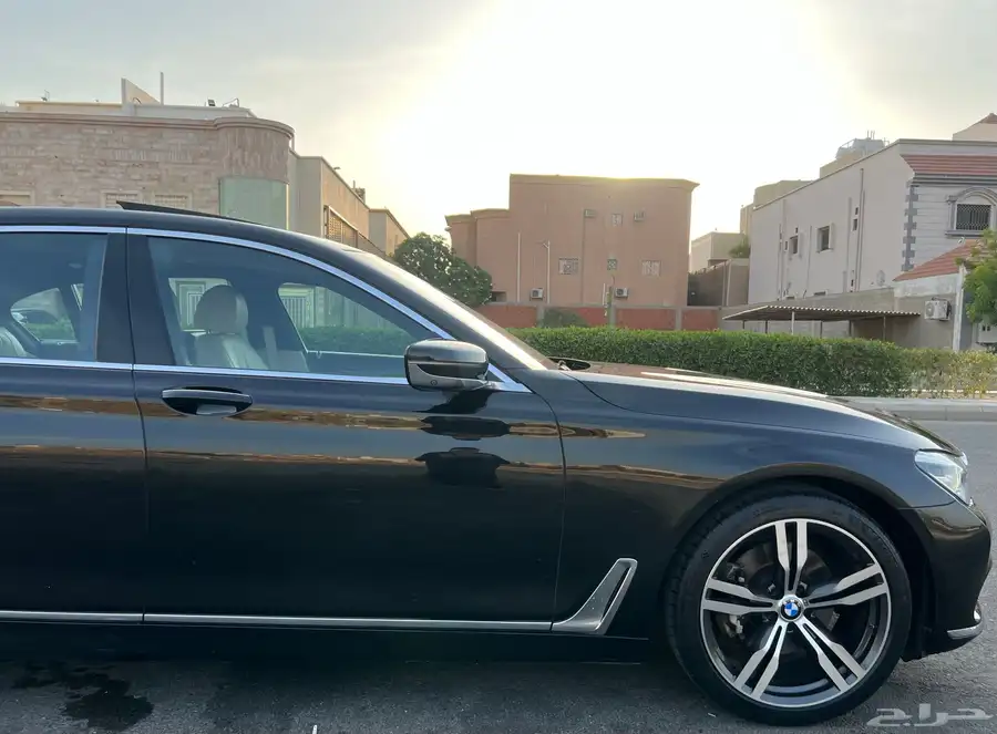 بي ام دبليو 730Li 2019 فل كامل للبيع 20