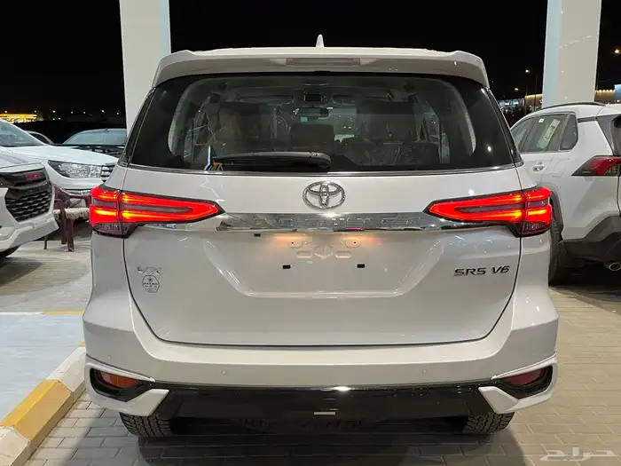 فور تشنر 2025 سعودي اعلى فئه vx 4