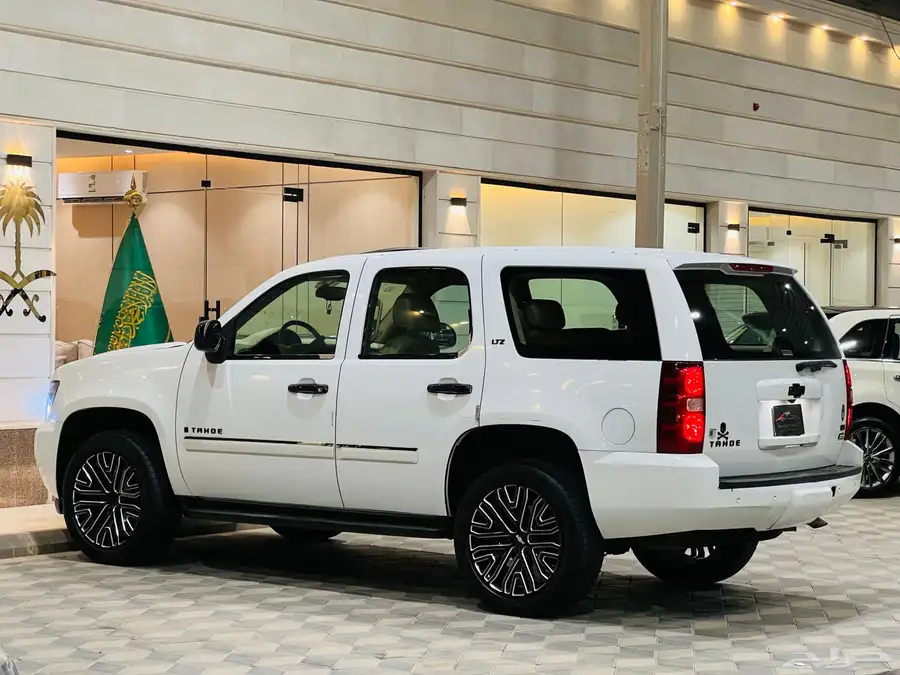 تاهو 2008 LTZ بحاله ممتازه 4