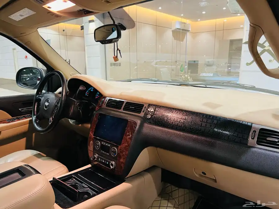 تاهو 2008 LTZ بحاله ممتازه 8