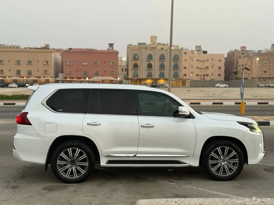 جيب لكزس LX.570 2016سعودي قمه بنضافهDD 5