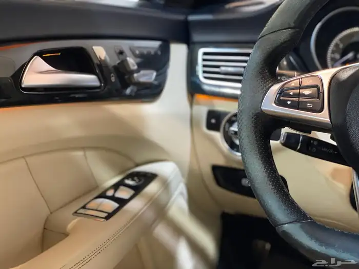 مرسيدس CLS400 2015 بحالة نظيفة 20