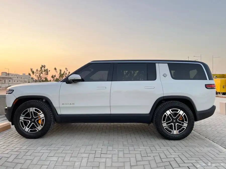 RIVIAN R1 S 2024 4