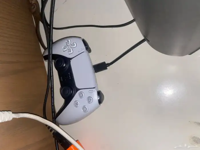 سوني خمسة استخدام أربع شهور تجي معه يد جديدة 3