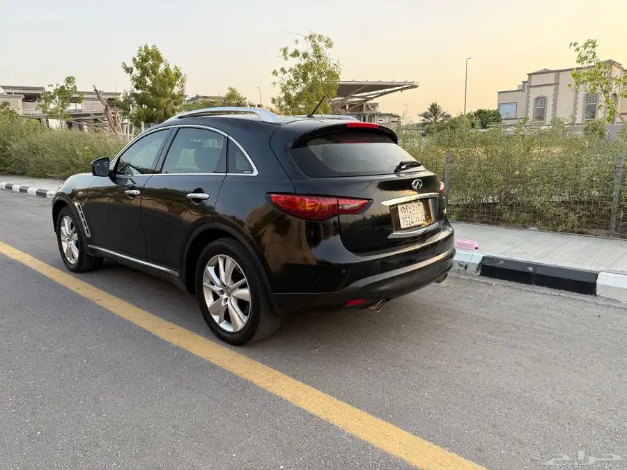 إنفنيتي QX70 4