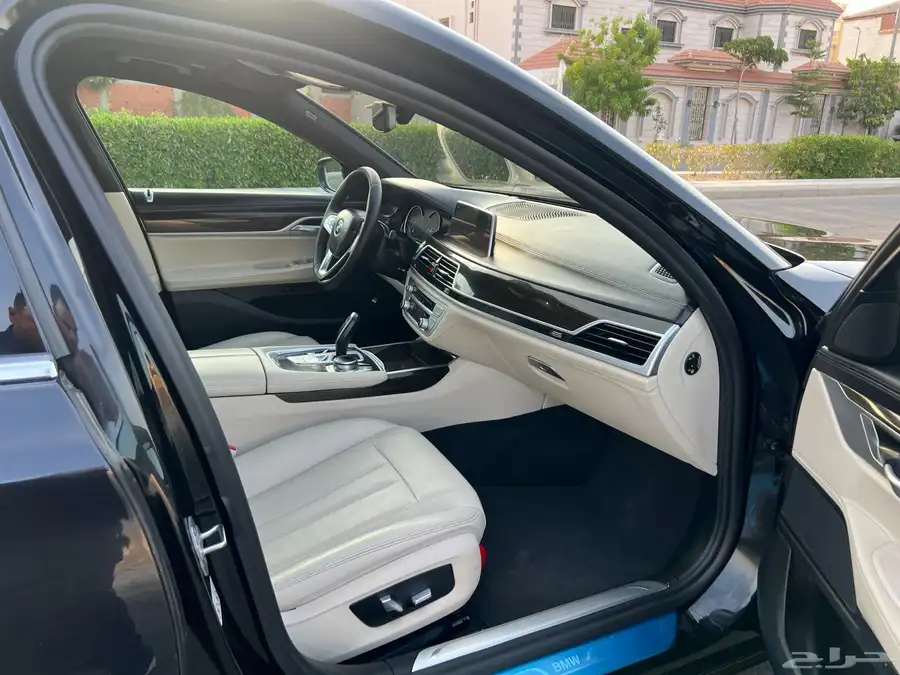 بي ام دبليو 730Li 2019 فل كامل للبيع 15