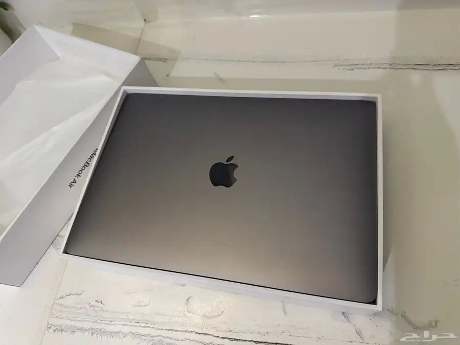 ماك بوك آير 13 بوصه مع رقاقة M1 0