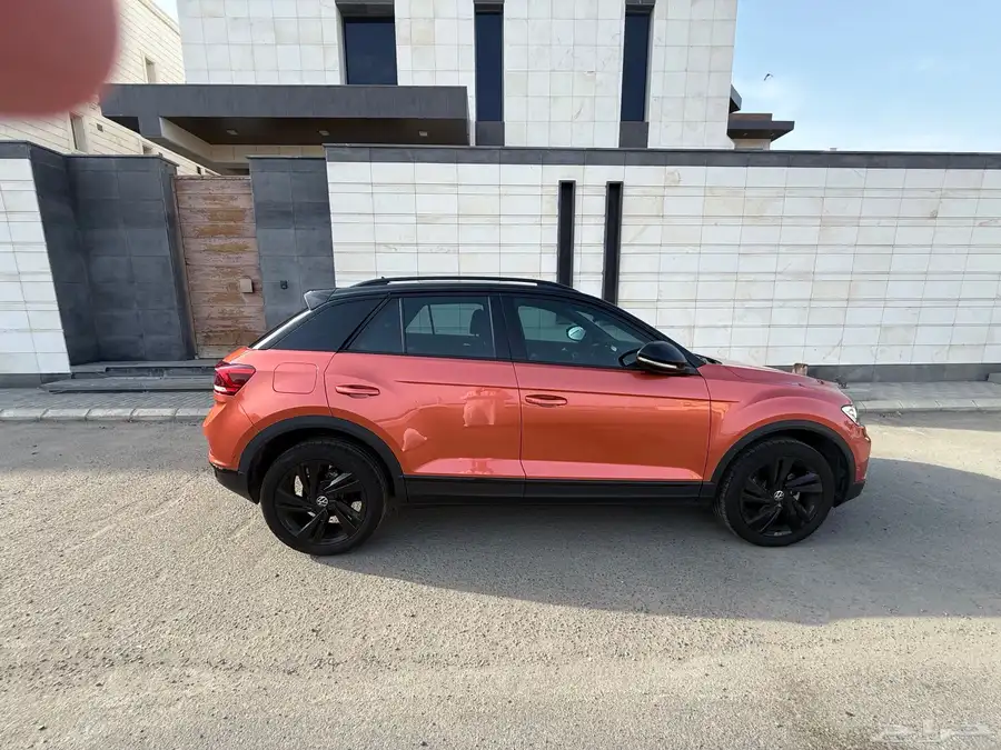 black style T-roc تي روك index