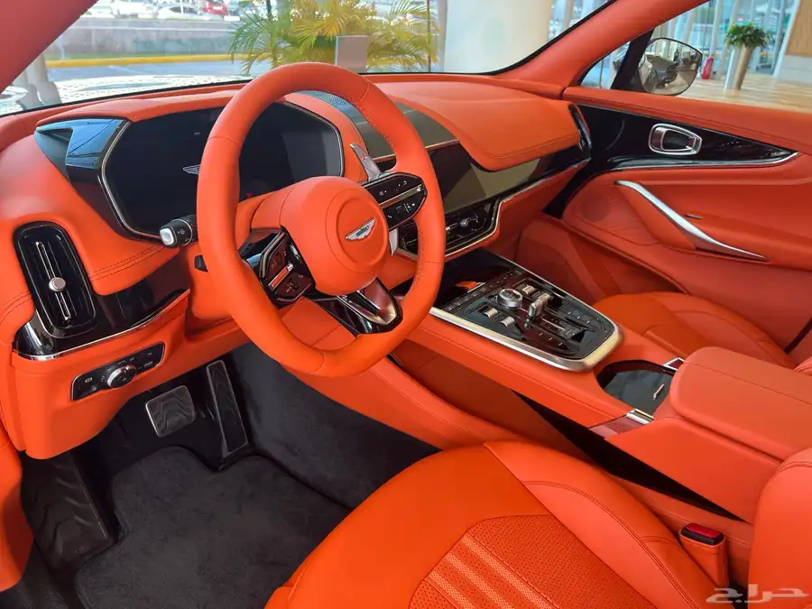 Aston Martin DBX 707 2025 9
