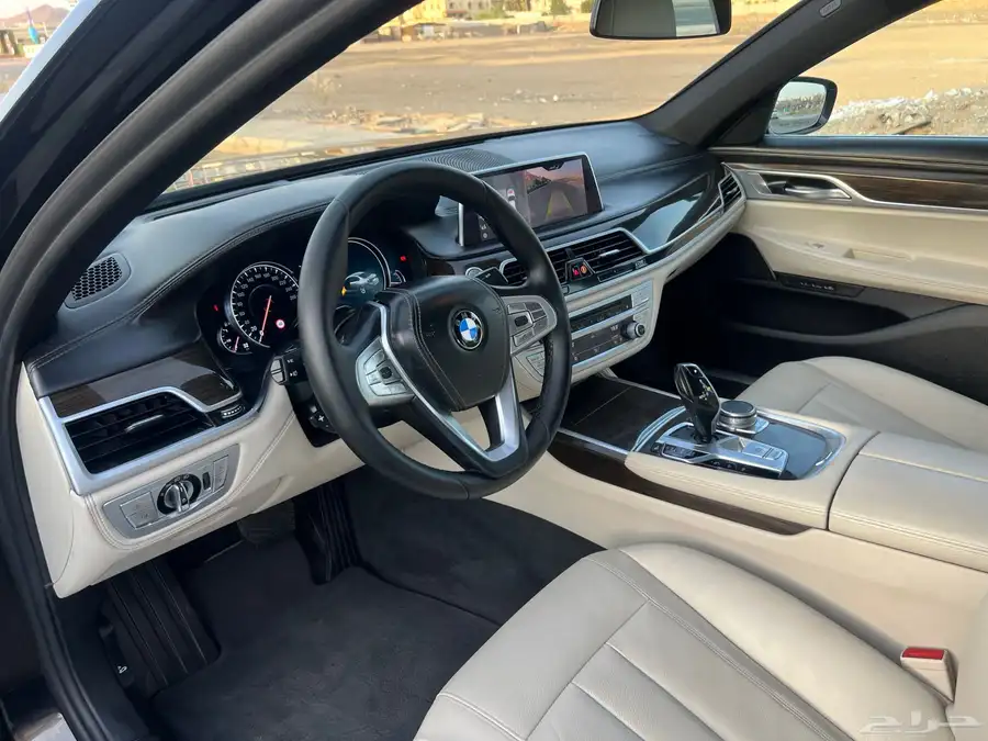 بي ام دبليو 730Li 2019 فل كامل للبيع 11