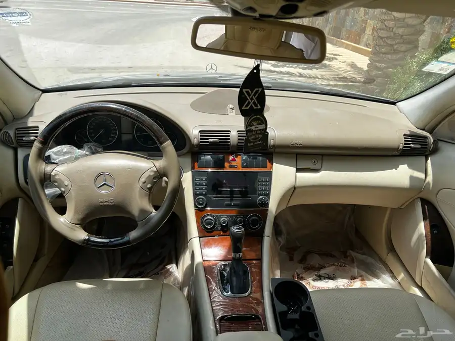 مرسيديس C200 16