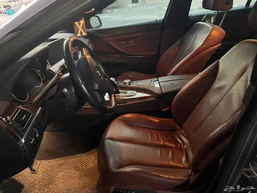 بي ام دبليو الفئة السادسه 640i 2016 index